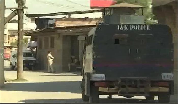 श्रीनगर: सुरक्षा बलों के साथ हुई मुठभेड़ में तीन आतंकी ढेर