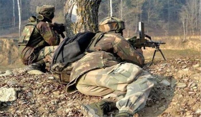 कश्मीर में आतंकवादी हमले 4 पुलिसकर्मी शहीद कश्मीर में आतंकवादी हमले 4 पुलिसकर्मी शहीद