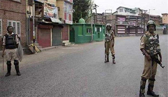 जम्मू कश्मीर के श्रीनगर में फिर कर्फ्यू लागू। सेना ने लोगों से घरों में जाने को कहा