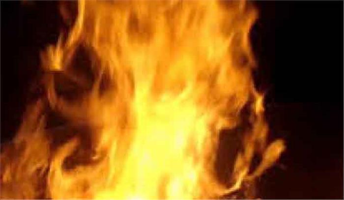 श्रीगंगानगर : पत्नी के ब्यूटी पार्लर के सामने पति ने आत्महत्या का किया प्रयास श्रीगंगानगर : पत्नी के ब्यूटी पार्लर के सामने पति ने आत्महत्या का किया प्रयास