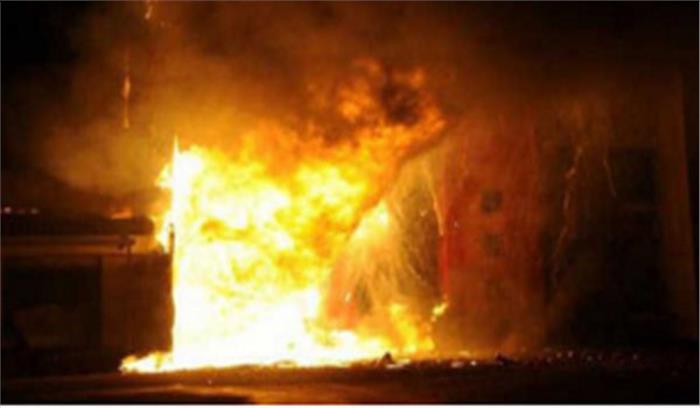 श्रीनिवासपुरी की झुग्गी में लगी आग, 21 लोग झुलसे