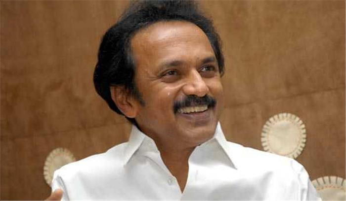 जलीकट्टू मुद्दे पर स्टालिन और कनिमोझी ने रखा उपवास जलीकट्टू मुद्दे पर स्टालिन और कनिमोझी ने रखा उपवास