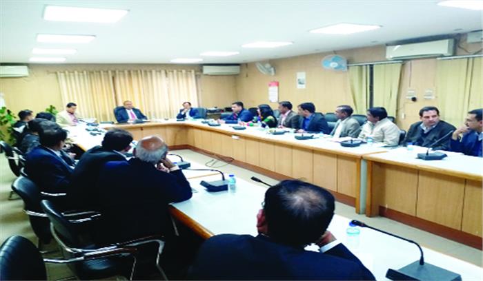 स्टांप ड्यूटी वसूली को लेकर जिलाधिकारी बिल्डरों पर सख्त