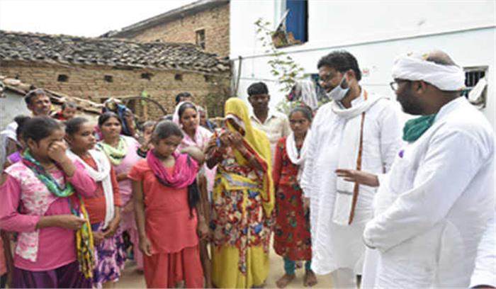 प्रदेश सरकार ने बुंदेलखंड को बनाया किसानों की कब्रगाह : लल्लू