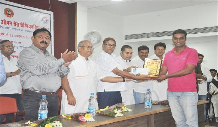 स्टेट लेवल ओपन चेस चैंपियनशिप का खिताब रुपेश को