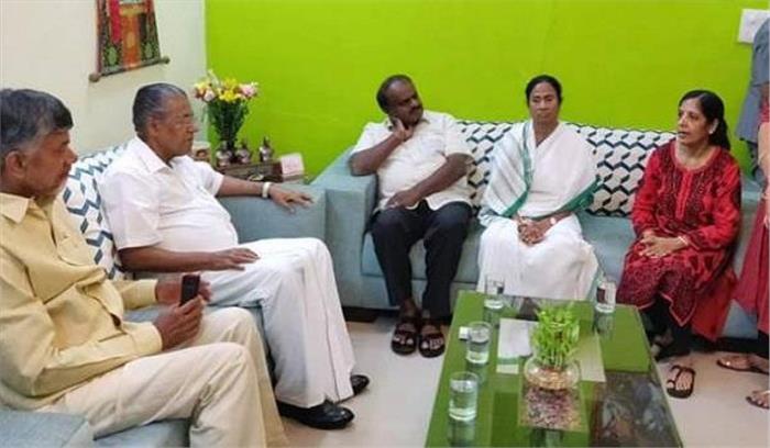 4 राज्यों के मुख्यमंत्रियों ने किया केजरीवाल का समर्थन