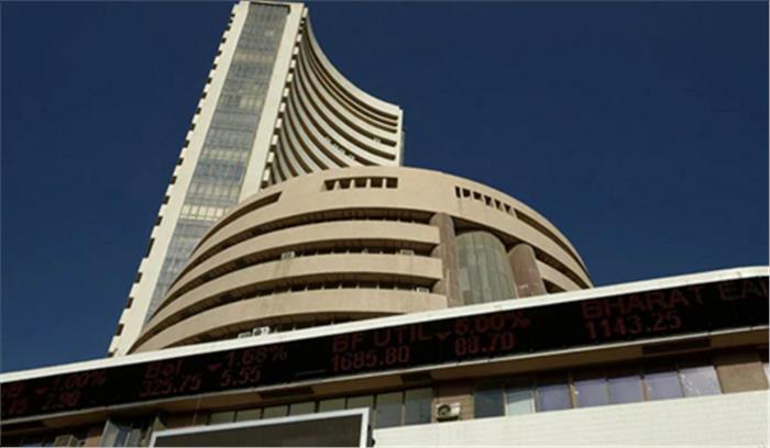 लाल निशान के साथ खुला बाजार