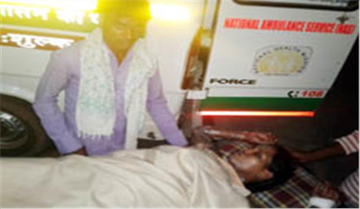 खाना बनाते समय महिला झुलसी