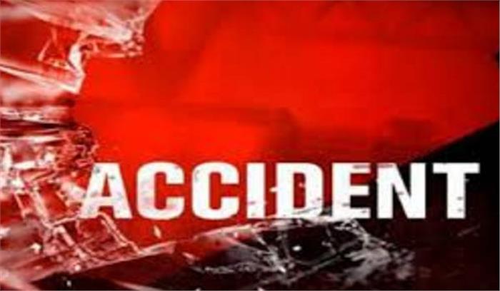 ट्रक की चपेट में आकर छात्रा की मौत ट्रक की चपेट में आकर छात्रा की मौत
