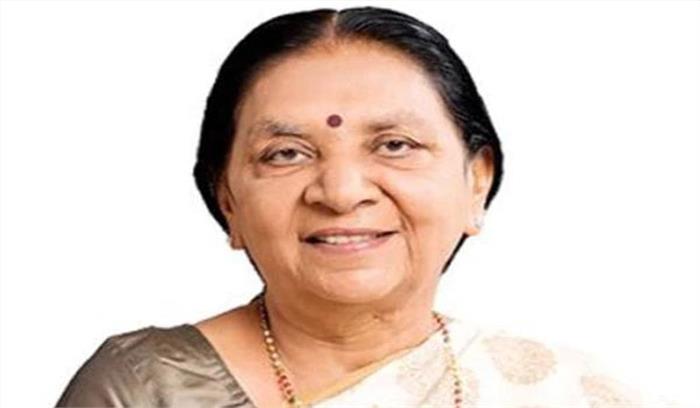 छात्र-छात्राएं भारत निर्माण में योगदान दें : आनंदीबेन