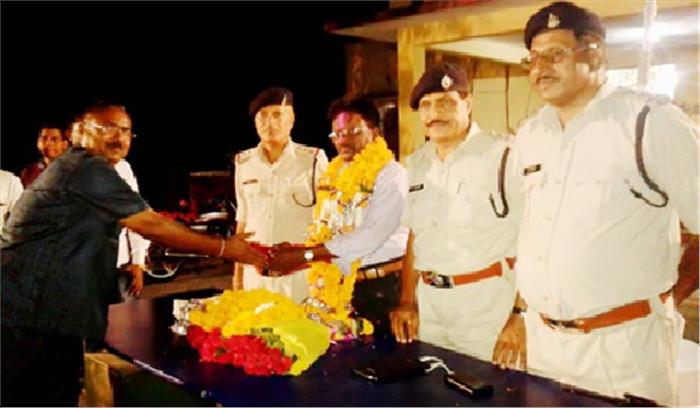 उपनिरीक्षक चनापे को विदाई उपनिरीक्षक चनापे को विदाई