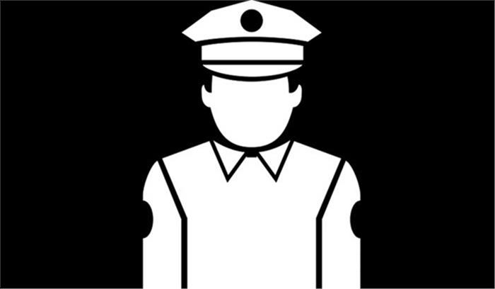 जिला प्रशासन ने किया लापरवाही बरतने पर सहायक उपनिरीक्षक को निलंबित