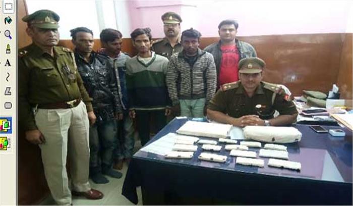 रेलगाड़ियों में लूट करने वाले 4 बदमाश गिरफ्तार 