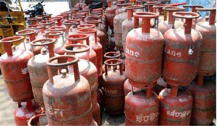 सब्सिडी सिलेंडर 8 रुपये  महंगा