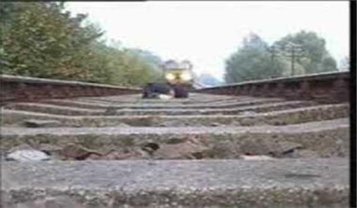 सीहोर में पारिवारिक कलह के चलते ट्रेन के सामने कूदकर आत्महत्या