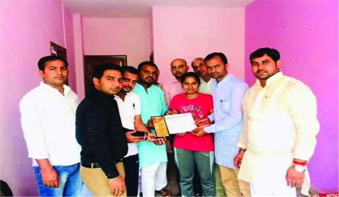 आईसीएसई बोर्ड के मेधावी विद्यार्थी सम्मानित