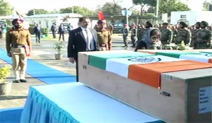 सुंजवान आतंकी हमला: शहीदों को मुख्यमंत्री महबूबा मुफ्ती ने दी श्रद्धांजलि