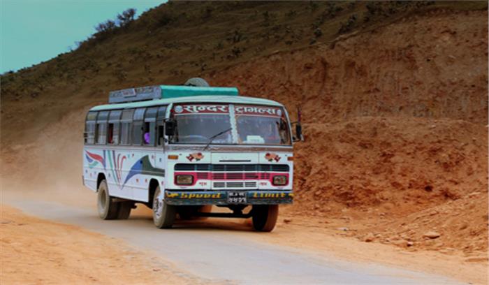 बिहार: सड़क हादसे में भूटान के 20 तीर्थयात्री घायल