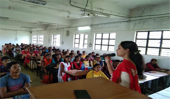 गुरुकुल विद्यालय नवागढ़ में जागरूकता कार्यक्रम का आयोजन