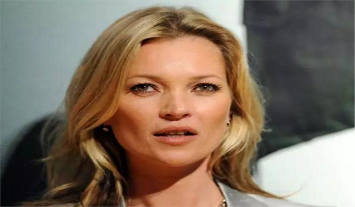 मैं पहली नजर के प्यार पर विश्वास करती हूं: केट मॉस मैं पहली नजर के प्यार पर विश्वास करती हूं: केट मॉस