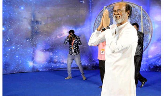 सुपरस्टार रजनीकांत ने की राजनीति में आने की घोषणा