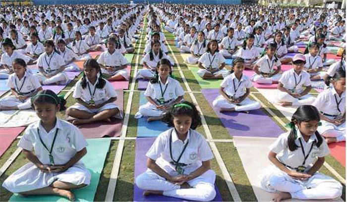 ​​​​​​योग को 8वीं कक्षा तक अनिवार्य बनाने की याचिका खारिज