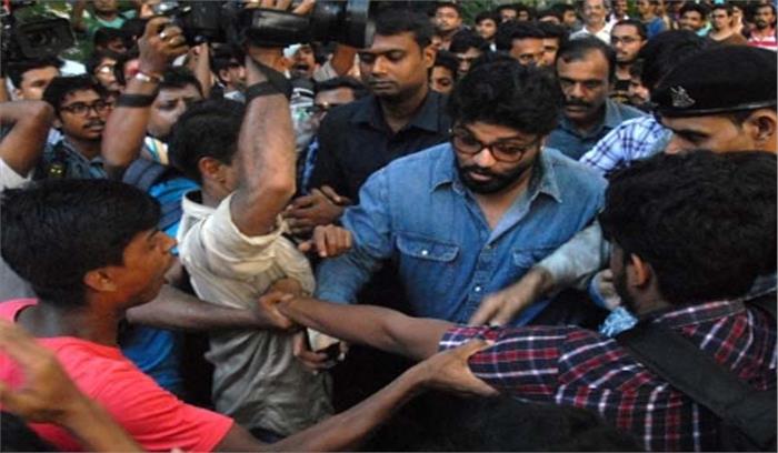 सुप्रियो ने हमलावरों पर कार्रवाई करने की ममता को चुनौती दी