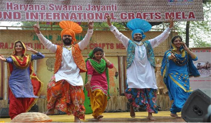 सूरजकुंड मेले की चौपाल पर हरियाणवी कलाकारों ने मचाया धमाल