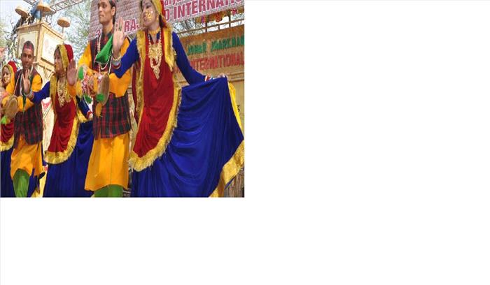 सूरजकुंड क्राफ्ट मेले में सेल्फी प्वाइंट बने युवाओं की पहली पसंद