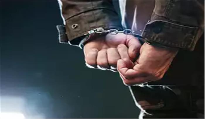 बैंक लोन नहीं चुकाने पर कार छीनने वाले तीन लोग गिरफ्तार