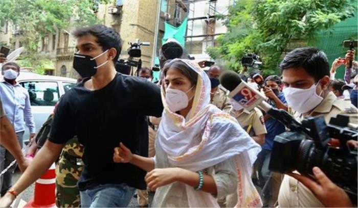 सुशांत मामला : एनसीबी ने शोविक और मिरांडा को गिरफ्तार किया, शनिवार को होगी पेशी