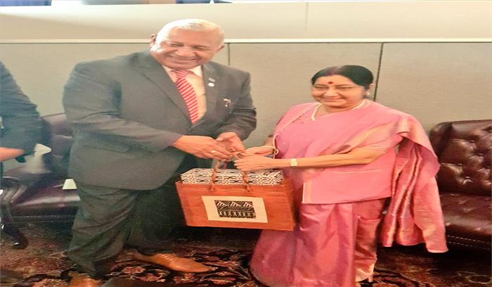 फिजी के प्रधानमंत्री संग सुषमा स्वराज ने रक्षा सहयोग पर की चर्चा