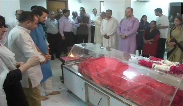 सुषमा स्वराज का निधन, सोशल मीडिया पर लोगों ने दी श्रद्धांजलि