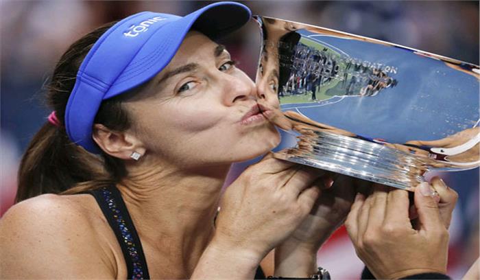 स्विस टेनिस स्टार मार्टिना हिंगिस ने टेनिस से लिया संन्यास