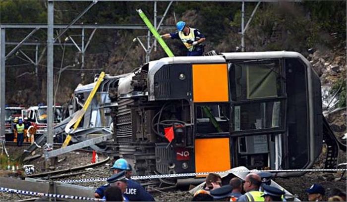  सिडनी में ट्रेन हादसा,16 लोग घायल