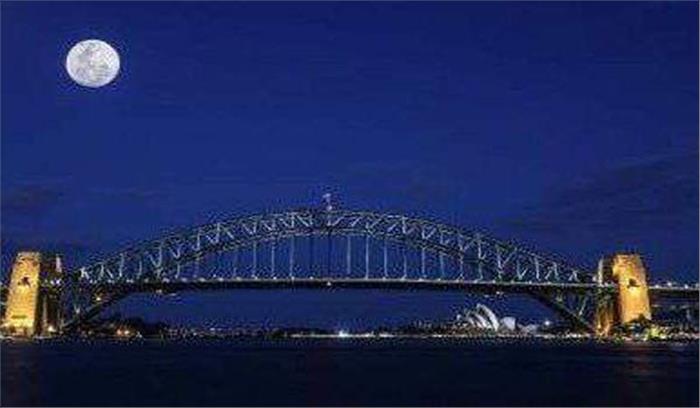 सिडनी के हार्बर ब्रिज पर प्रस्तुति दे डिप्लो ने रचा इतिहास