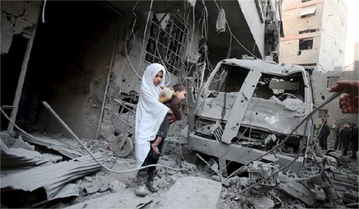 सीरियाई सेना के विद्रोहियों को निशाना बनाकर हवाई हमले में 94 लोगों की मौत