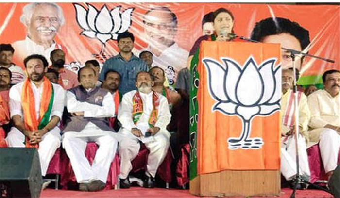 टीआरएस सरकार ने केंद्रीय योजनाओं का क्रियान्वयन नहीं किया : स्मृति