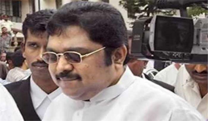 आरके नगर उपचुनाव में दिनाकरन ने भारी बढ़त बनाई