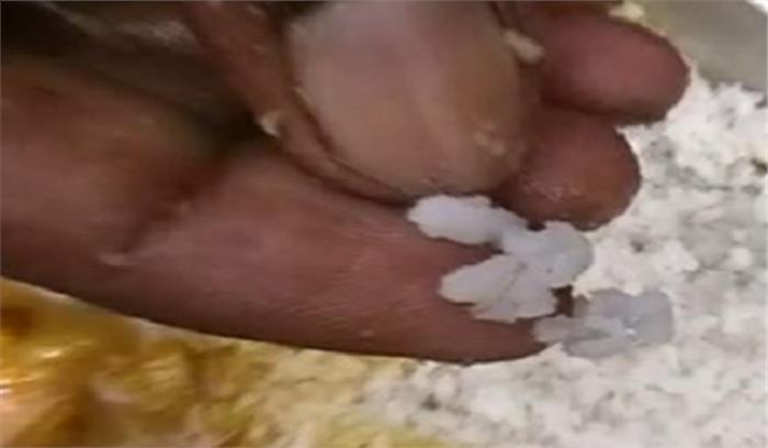 तमिलनाडु: भोजन करने के बाद दो सौ लोग बीमार तमिलनाडु: भोजन करने के बाद दो सौ लोग बीमार