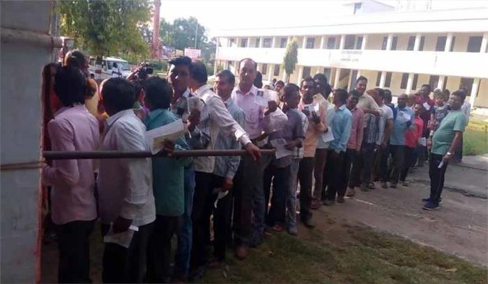 तमिलनाडु में शुरुआती दो घंटे में 13.5 फीसदी मतदान