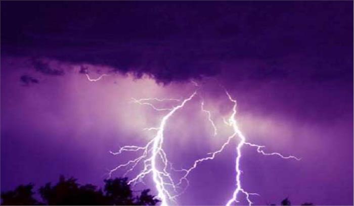 तमिलनाडु : बिजली गिरने से चार की मौत