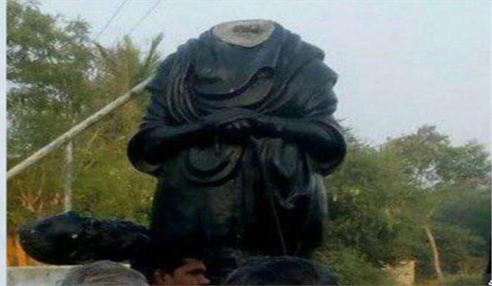 पेरियार की प्रतिमा क्षतिग्रस्त, सीआरपीएफ जवान गिरफ्तार