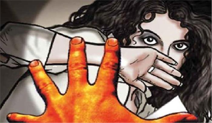 तांत्रिक ने विवाहिता से किया दुष्कर्म