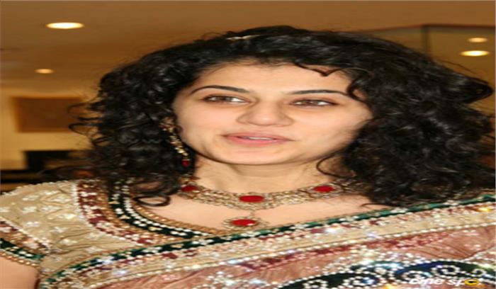 जुड़वा 2 में 1990 के बॉलीवुड गीतों पर थिरकने के लिए उत्साहित हैं तापसी​​​​​​​