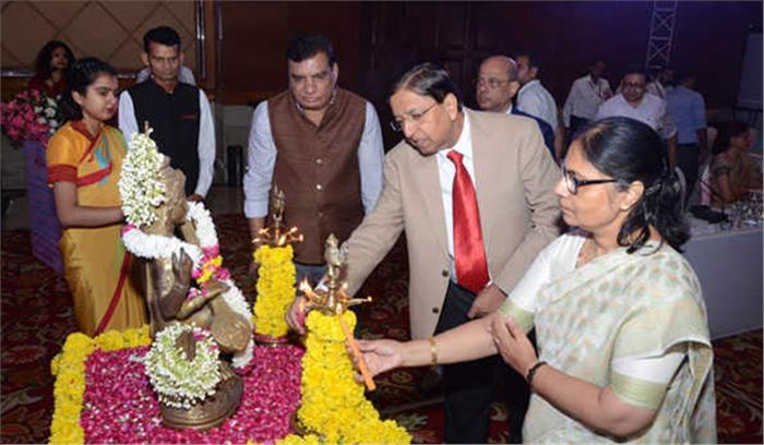 करदाताओं के अनुरूप व्यवहारिक एवं ढांचागत परिवर्तन करने होंगे : दास करदाताओं के अनुरूप व्यवहारिक एवं ढांचागत परिवर्तन करने होंगे : दास