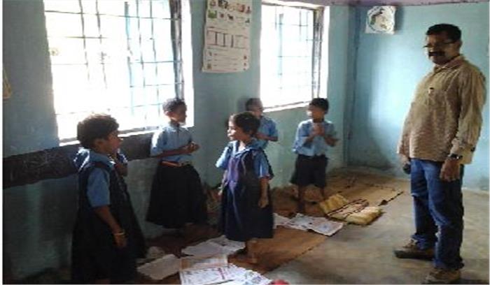 पहले दिन शिक्षक और छात्र दोनों गायब रहे स्कूलों में