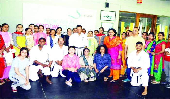 शिक्षिकाओं को सिखाया गया आत्मरक्षा का गुर