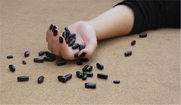 किशोरी ने की आत्महत्या