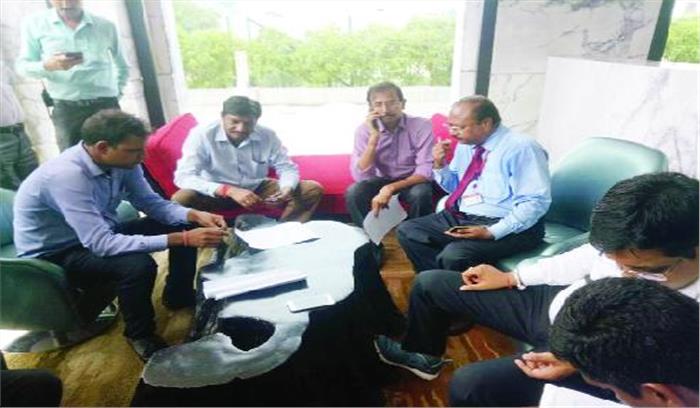 पीएनबी का मॉल पर हुआ कब्जा